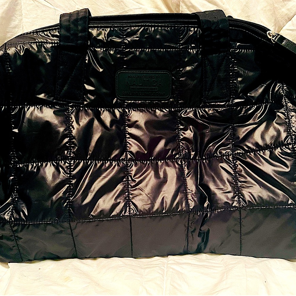 Nautica black puffy quilted cross body bag.